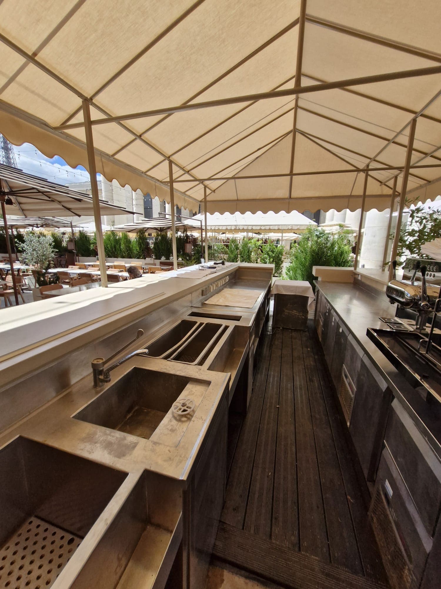 Création d'un bar extérieur — Paris Society — vue 3