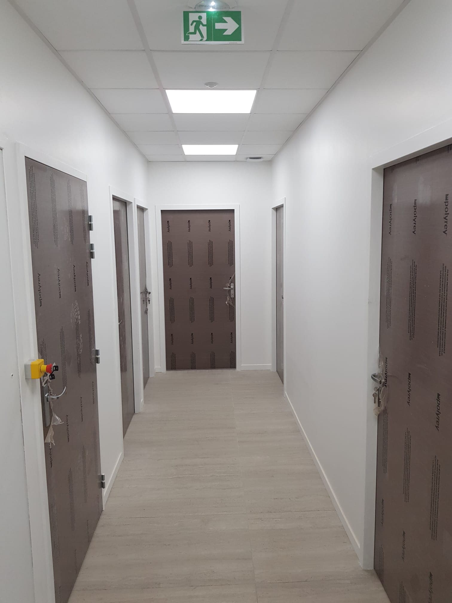 Réalisation complète d'un espace de bureaux — Mairie de Stains — vue 2